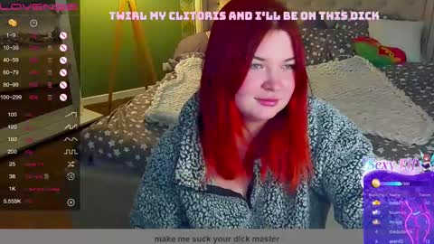 Snapshot of molinmoon chatting on 02.11.25 Rosa online show from 02.11.25