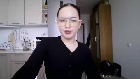 molly online show from 05.25.26