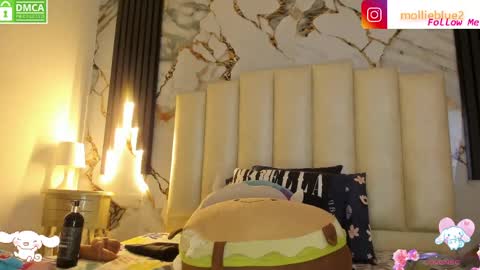 Hey Guys  Im Mollie online show from 05.11.26