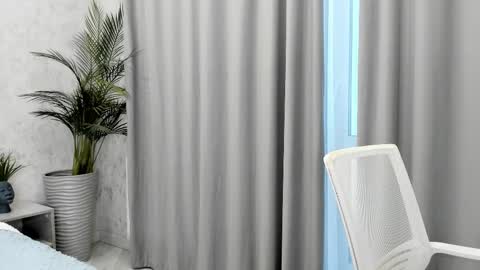 Snapshot of molly_555 chatting on 11.30.25 Sima online show from 11.30.25