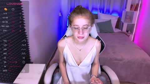 Molly Prvt is open online show from 06.07.26