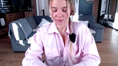 Molly online show from 03.11.26