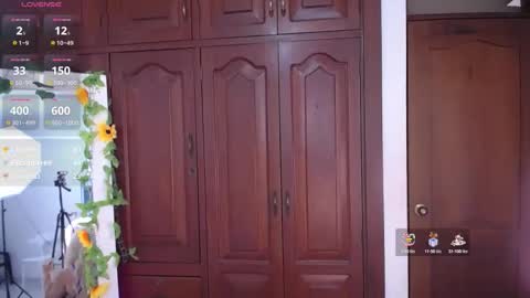 Snapshot of molly_curvyhot chatting on 09.11.25 molly_curvyhot online show from 09.11.25