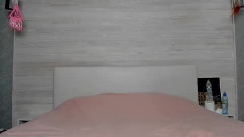 Molly Hunt online show from 09.15.25