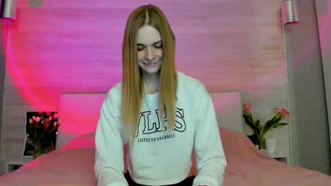 Molly Hunt online show from 03.07.26