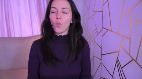   MOLLY   online show from 11.10.25