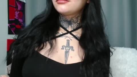 Lina online show from 12.25.24