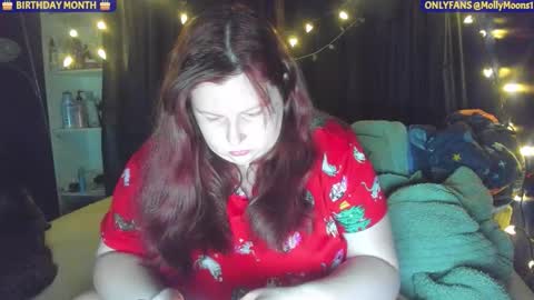 molly_moons online show from 12.15.25