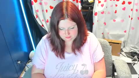 Snapshot of molly_moons chatting on 07.18.26 molly_moons online show from 07.18.26