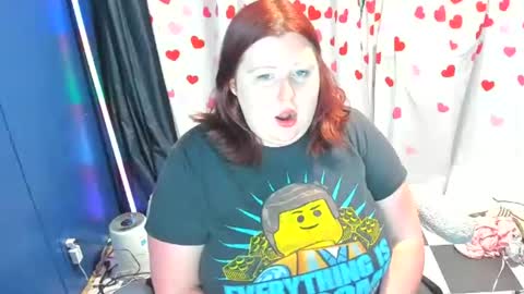 Snapshot of molly_moons chatting on 07.19.26 molly_moons online show from 07.19.26