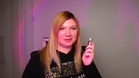 Molly online show from 01.10.25