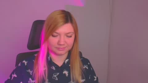 Molly online show from 01.20.25