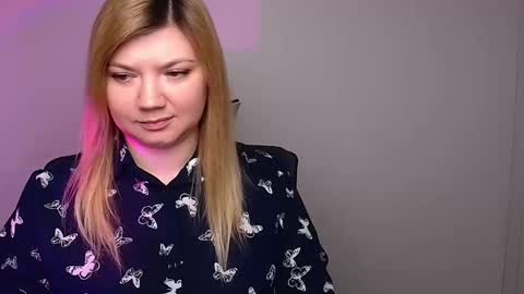 Molly online show from 02.04.25