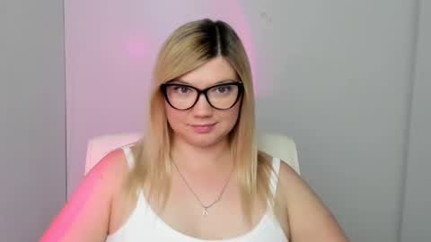 Molly online show from 09.12.25