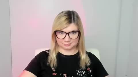 Molly online show from 09.22.25