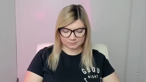 Molly online show from 09.30.25