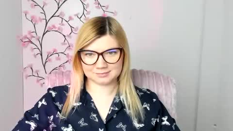 Molly online show from 02.04.26