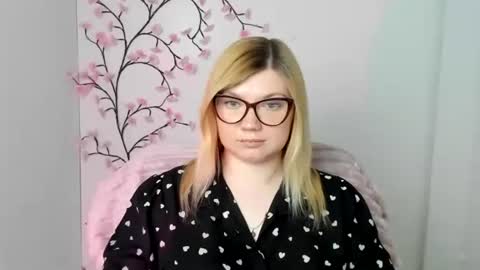 Molly online show from 05.11.26