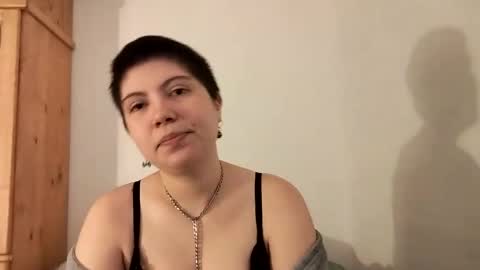 Molly Pop online show from 11.08.25