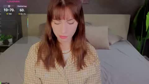 Snapshot of molly_rougge chatting on 11.10.25 Molly online show from 11.10.25