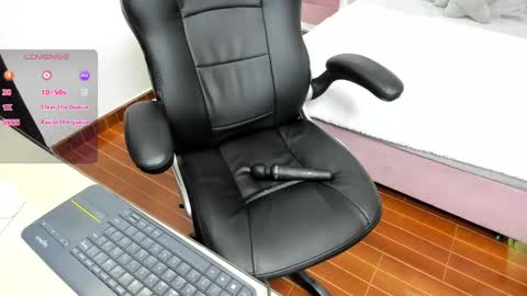 Molly  online show from 02.20.25