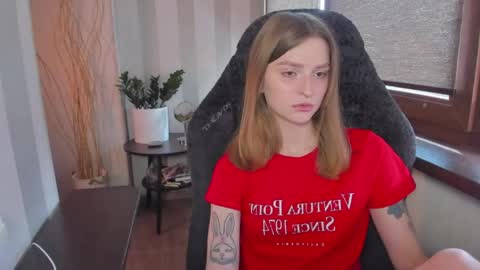 Snapshot of mollydangerous chatting on 05.13.26 Taisha online show from 05.13.26