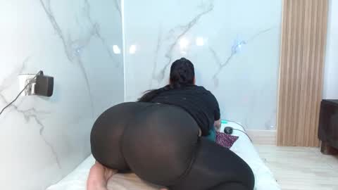  MOLLY  GUNSG online show from 03.10.25