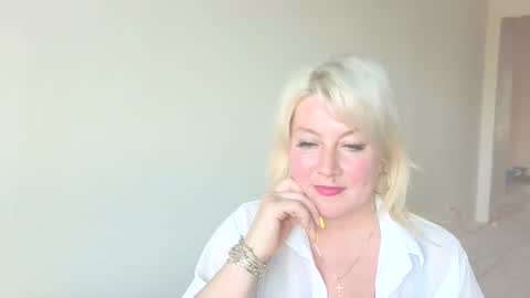 Mollyjoyq online show from 05.17.26