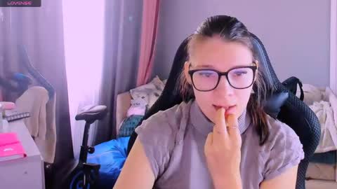  KIRA  online show from 04.27.26