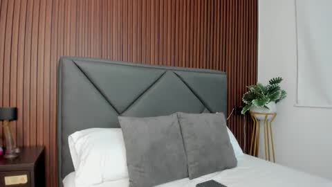 mollylove_ online show from 03.18.26