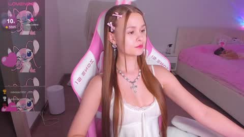 Molly online show from 01.04.25