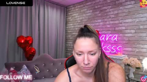 hi im Molly heregreat boobs big heart  warm pussy  online show from 02.20.25