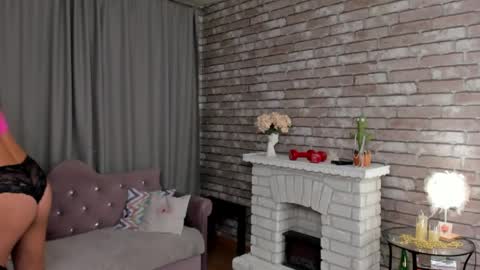 hi im Molly heregreat boobs big heart  warm pussy  online show from 05.19.26