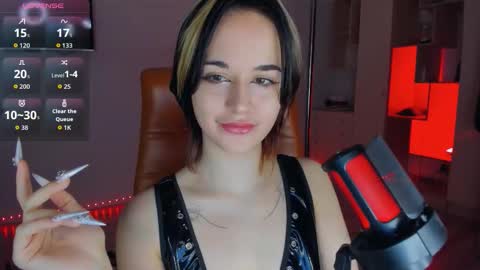 Snapshot of mollyposh chatting on 11.20.25 Molly online show from 11.20.25