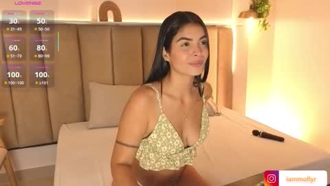 Snapshot of mollyrosse1 chatting on 11.20.25 mollyrosse1 online show from 11.20.25