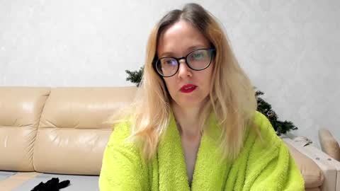 AngelMomm online show from 01.17.25