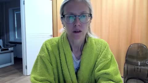 AngelMomm online show from 10.16.25