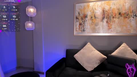 Molly Sunders online show from 01.11.25