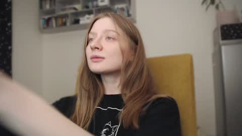 Snapshot of mollytucker chatting on 01.03.25 mollytucker online show from 01.03.25