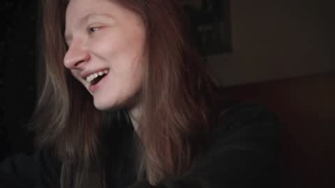 Snapshot of mollytucker chatting on 01.10.25 mollytucker online show from 01.10.25