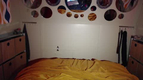 MollyxMalice online show from 04.12.26