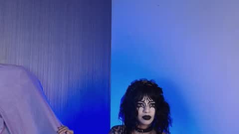 Snapshot of mollyycrystal chatting on 11.11.25 mollyycrystal online show from 11.11.25