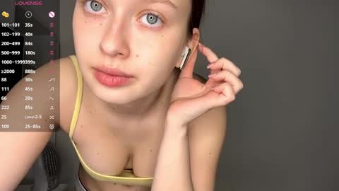 Snapshot of moltenpeach chatting on 04.21.26 Hermina online show from 04.21.26