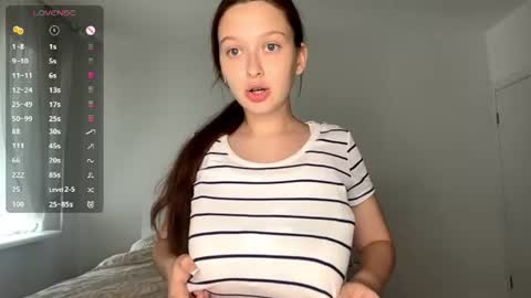 Snapshot of moltenpeach chatting on 06.22.26 Hermina online show from 06.22.26