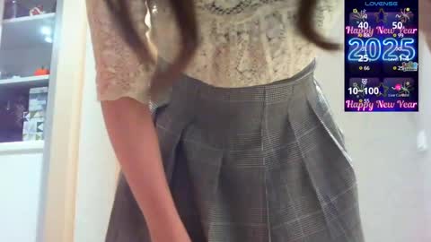 Snapshot of momentbeforedown chatting on 01.04.25 Hailey online show from 01.04.25