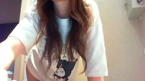 Snapshot of momentbeforedown chatting on 05.11.26 Hailey online show from 05.11.26