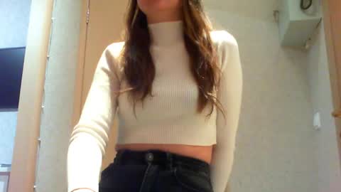 Snapshot of momentbeforedown chatting on 05.30.26 Hailey online show from 05.30.26