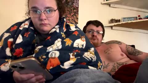 Snapshot of mommyndaddyplaytime chatting on 11.01.25 mommyndaddyplaytime online show from 11.01.25