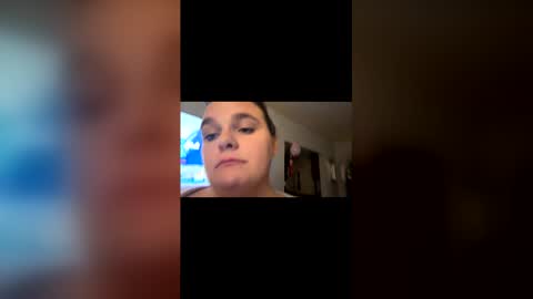 Snapshot of mommyndaddyplaytime chatting on 12.20.25 mommyndaddyplaytime online show from 12.20.25