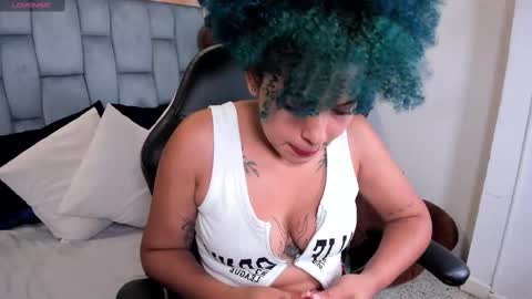 Momo  online show from 09.15.25